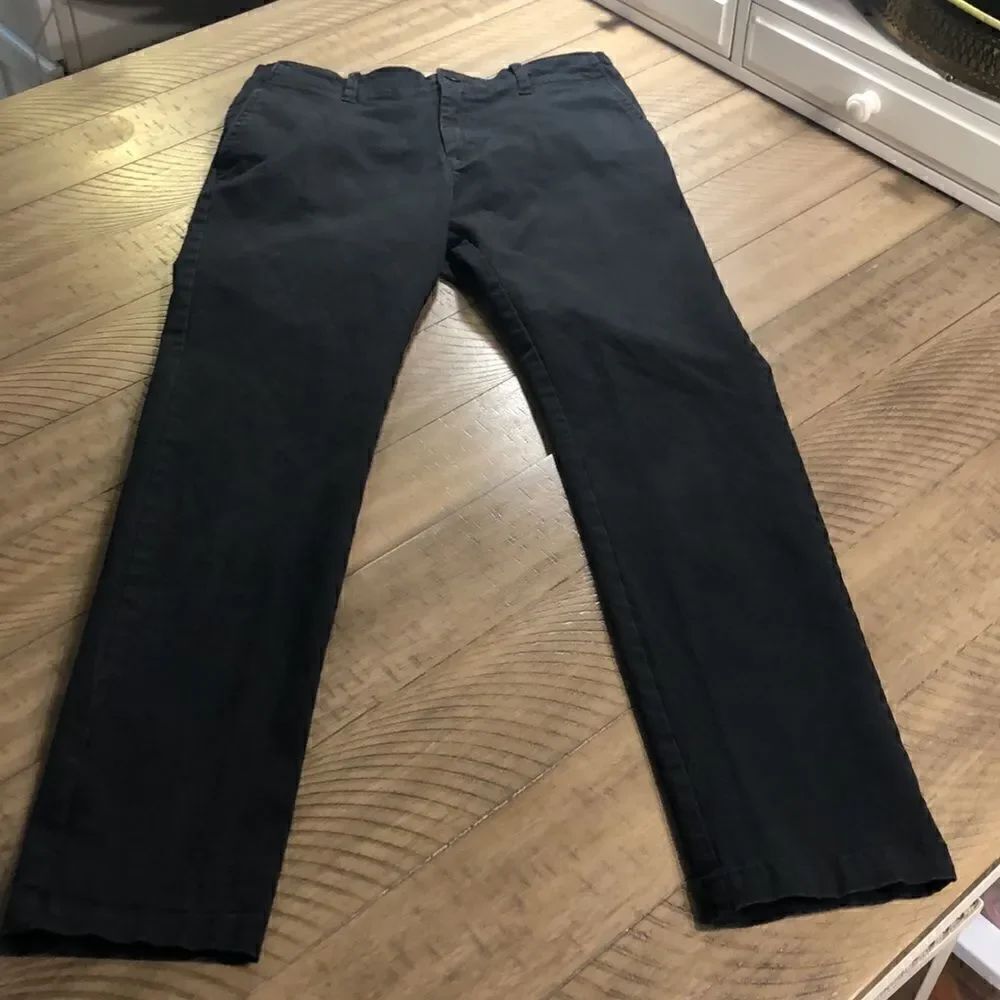 Urban Outfitters’ Cotton Straight Leg Flat Front Khakis 30” Waist 29 1/2” inseam